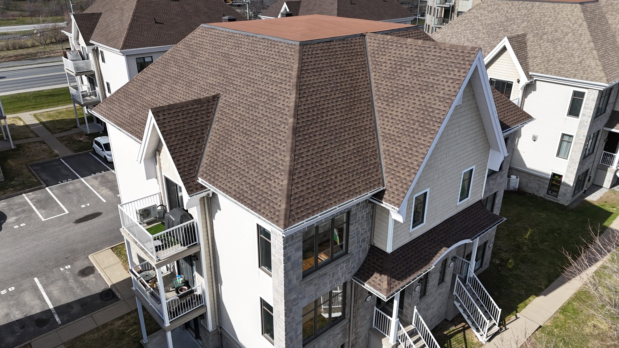 Réalisation – Condominium Cèdre rustique Réalisation – Condominium Cèdre rustique